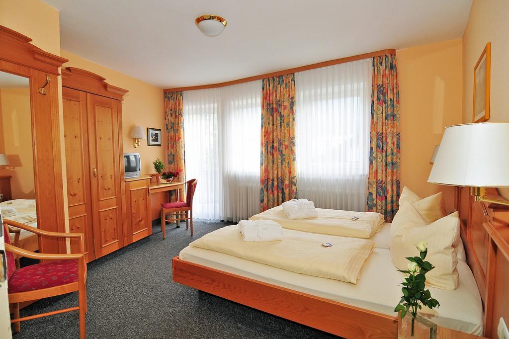 Weidegg - Hotel Garni Garmisch-Partenkirchen Værelse billede